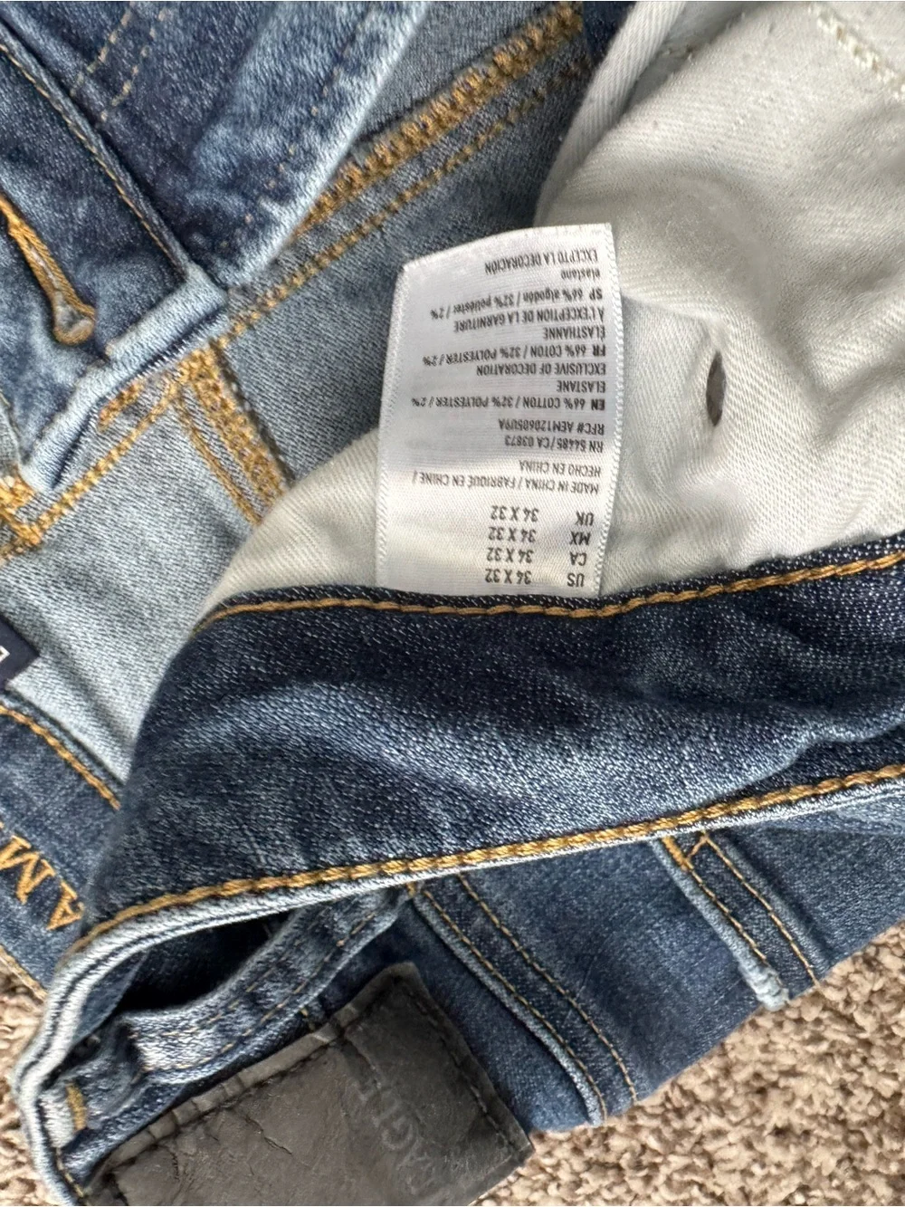 American Eagle Outfitters Men's Faded Blue Relaxed Jeans